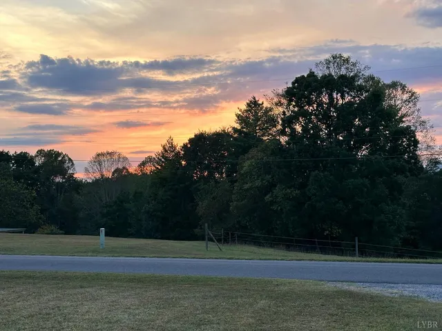 $529,000 | 2855 Hawkins Ridge Road, Goode, VA 24556