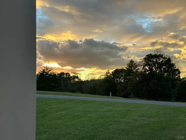 $529,000 | 2855 Hawkins Ridge Road, Goode, VA 24556