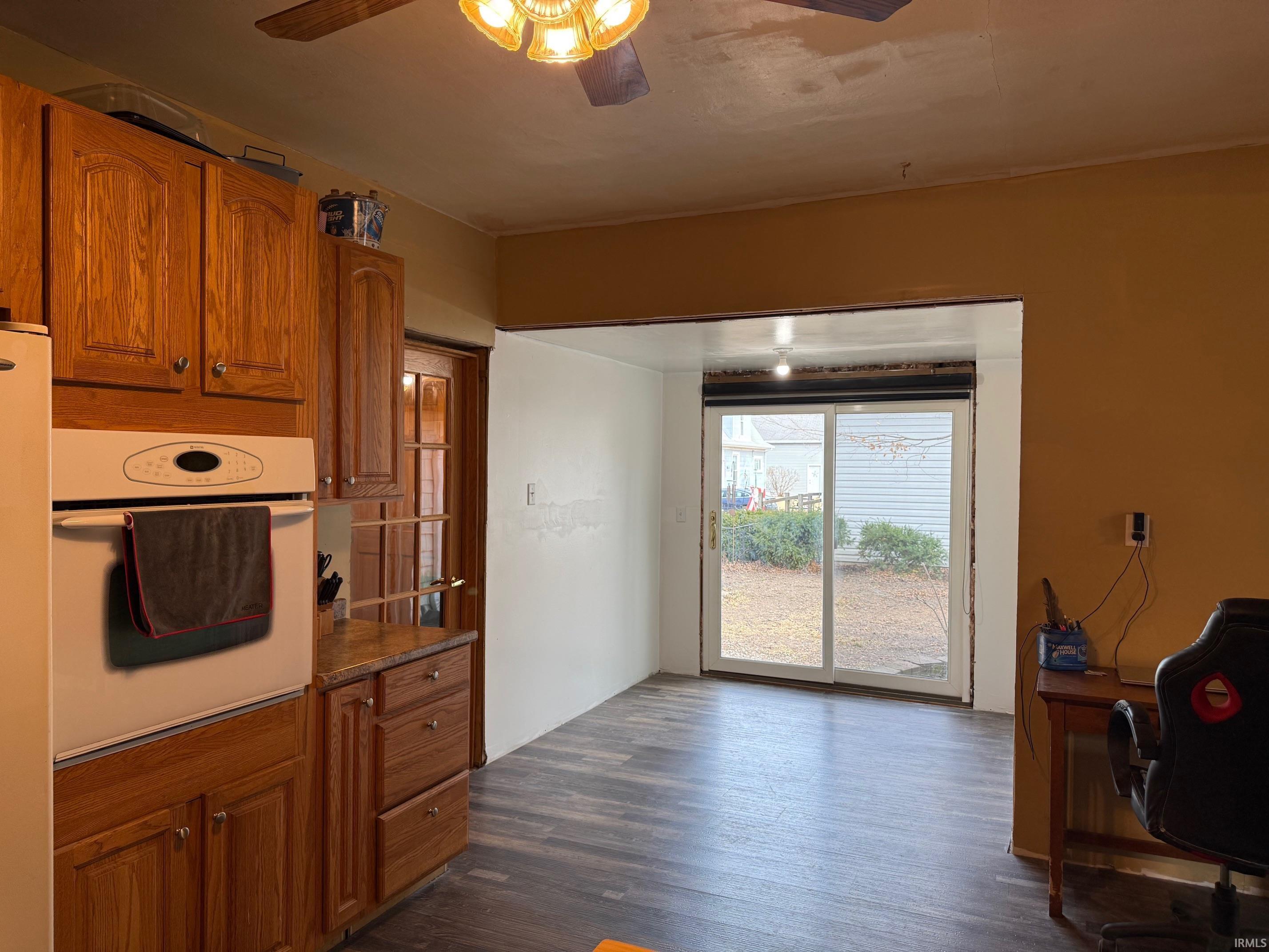 519 East Franklin Street Delphi, IN 46923 - Photo 8 of 36