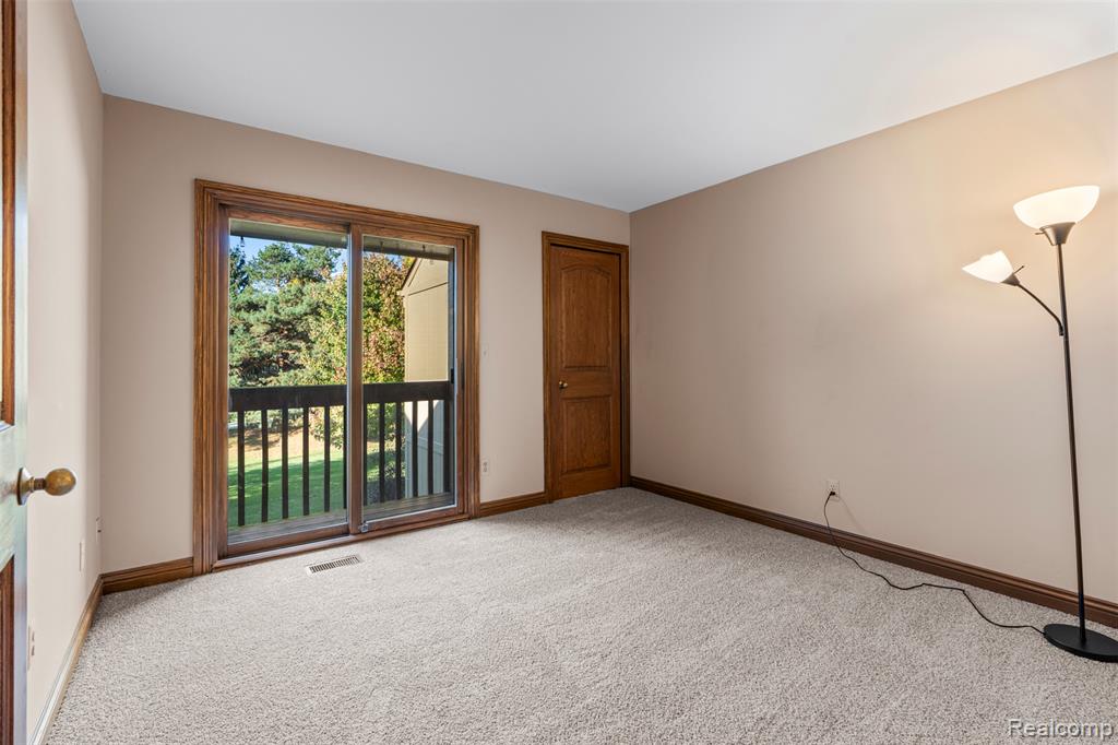 2289 Rochelle Park Drive Rochester Hills, MI 48309 - Photo 16 of 39