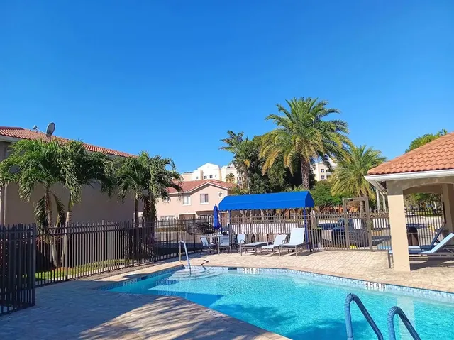 $2,900 | 150 Riviera Circle, Weston, FL 33326