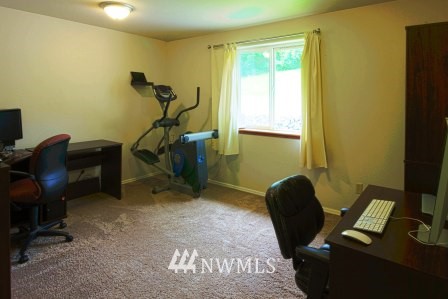 10821 Stedman Road Southeast Olympia, WA 98513 - Photo 14 of 16 Gallery Image 14