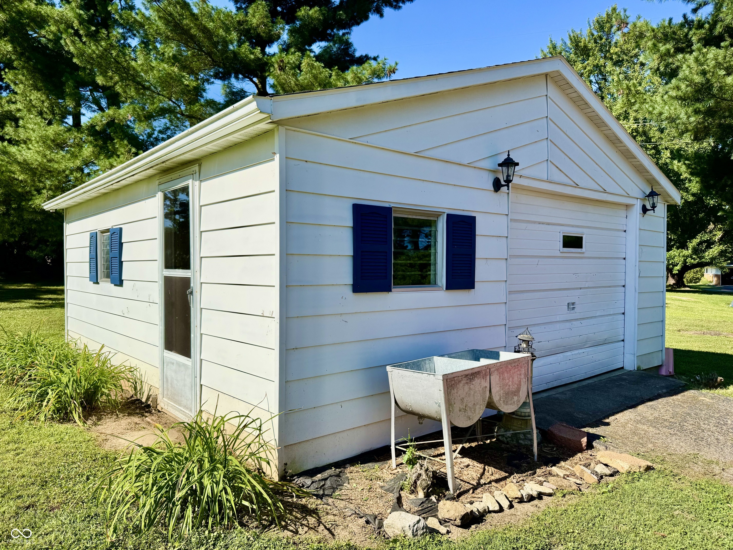 805 Smith Street Salem, IN 47167 - Photo 23 of 34