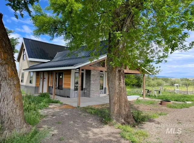 $789,900 | 2250 Moritz Lane, Indian Valley, ID 83632