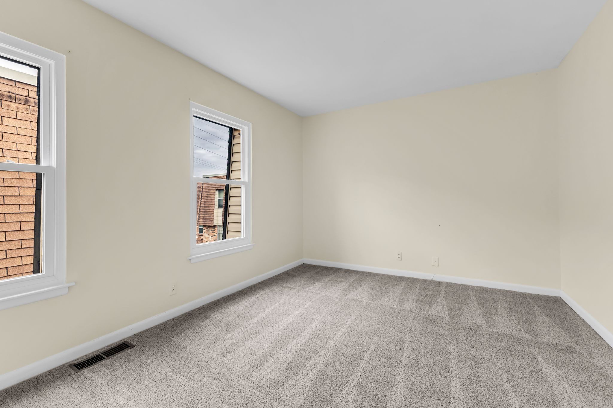 370 Wallace Road, Unit F5 Nashville, TN 37211 - Photo 17 of 28 an empty room with windows