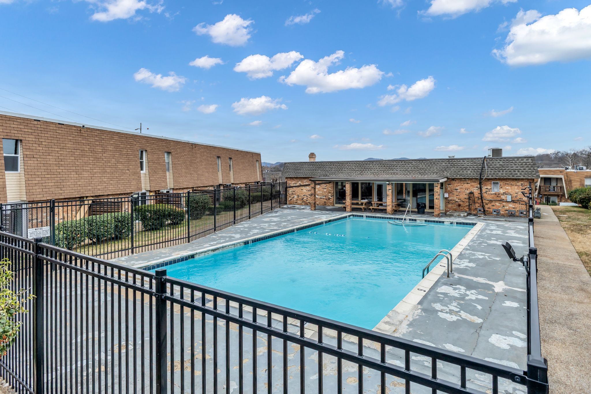 370 Wallace Road, Unit F5 Nashville, TN 37211 - Photo 22 of 28 a view of a house with backyard porch and sitting area