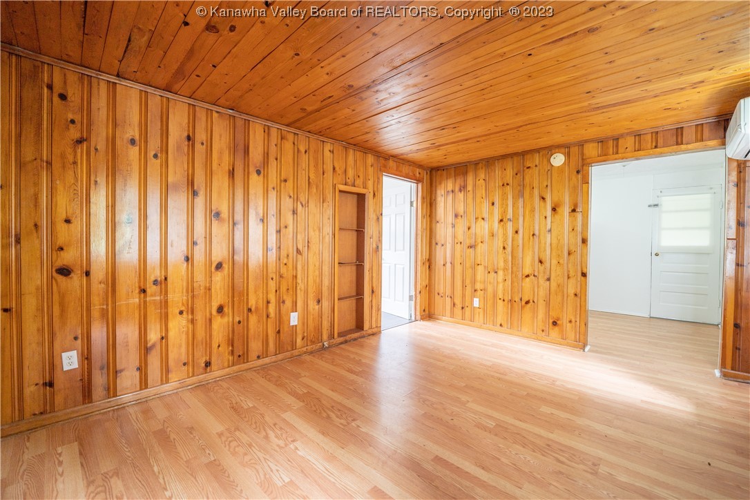 1612 Colby Road Charleston, WV 25314 - Photo 3 of 18 Gallery Image 3