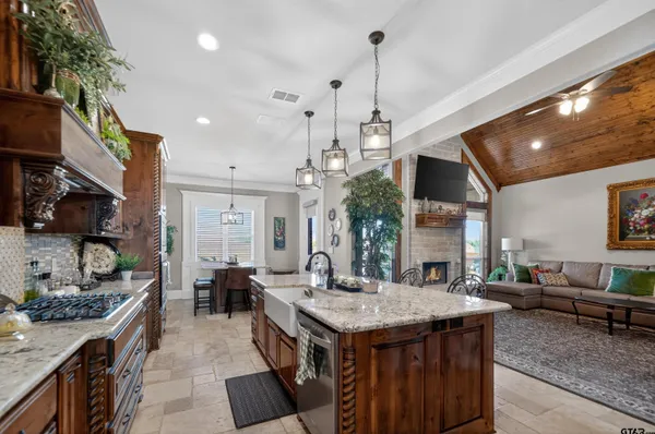 $755,000 | 15524 Sugar Rdg Lane, Flint, TX 75762