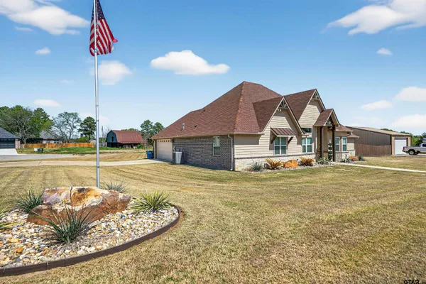 $755,000 | 15524 Sugar Rdg Lane, Flint, TX 75762