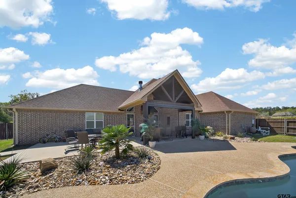 $755,000 | 15524 Sugar Rdg Lane, Flint, TX 75762