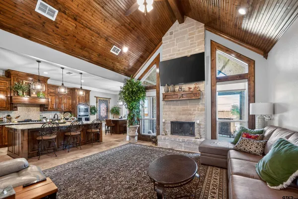 $755,000 | 15524 Sugar Rdg Lane, Flint, TX 75762