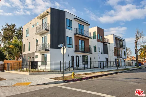 $4,150 | 6405 Odessa Avenue, Lake Balboa, CA 91406