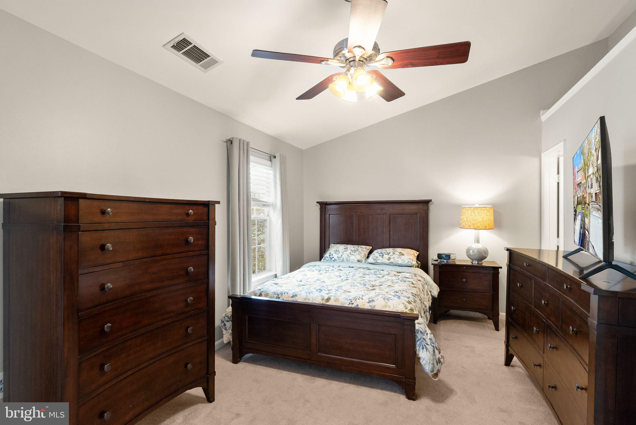 303 Rangers Way Southeast Leesburg, VA 20175 - Photo 20 of 37