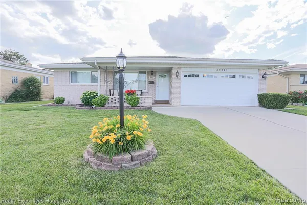 $300,000 | 28821 Lund Avenue, Warren, MI 48093
