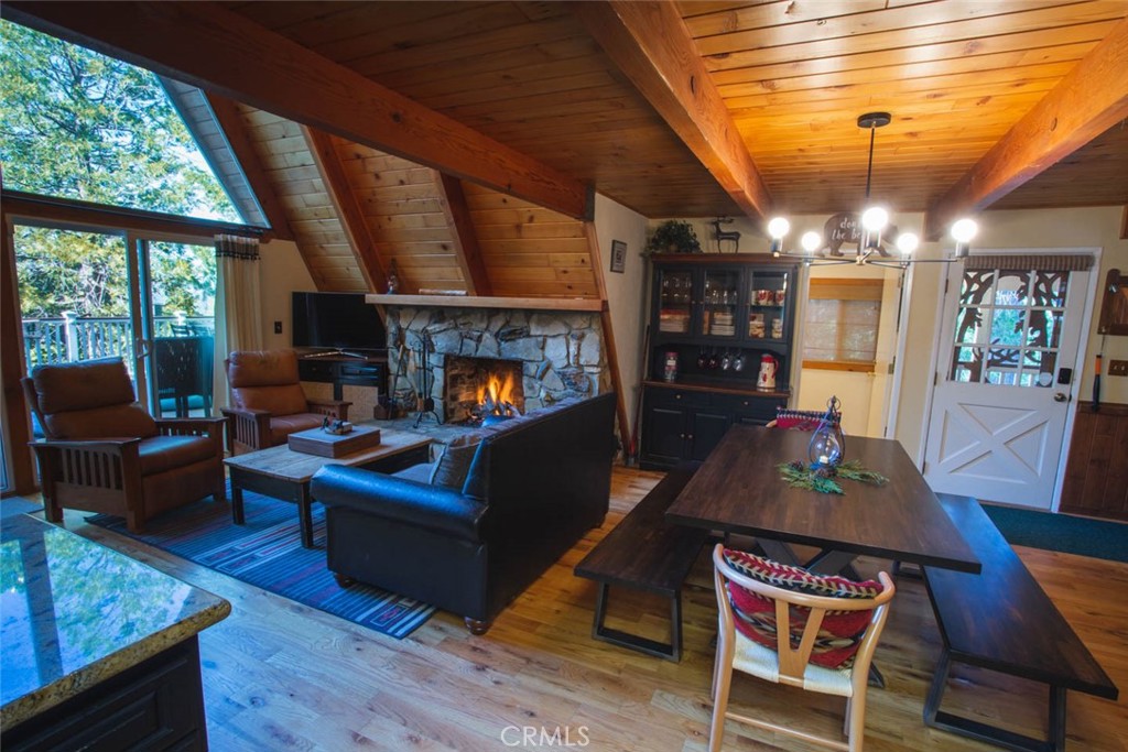 349 Castle Gate Road Lake Arrowhead, CA 92352 - Photo 19 of 73