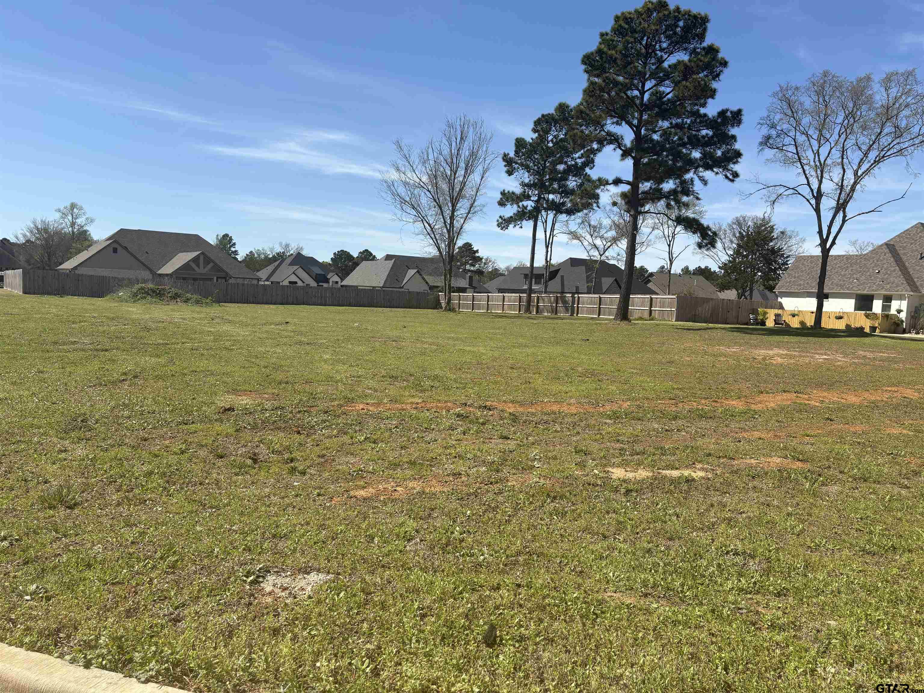 12105 Cotton Street Flint, TX 75762 - Photo 2 of 3 a view of an ocean from a yard