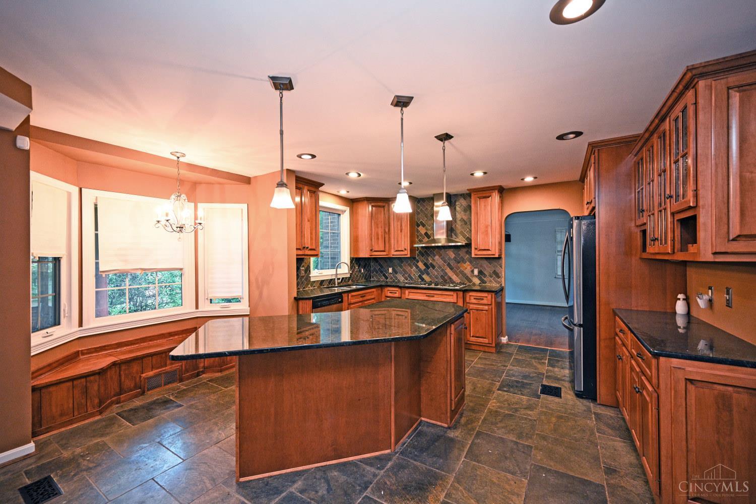 1020 West Galbraith Road Cincinnati, OH 45231 - Photo 23 of 67 Gallery Image 23