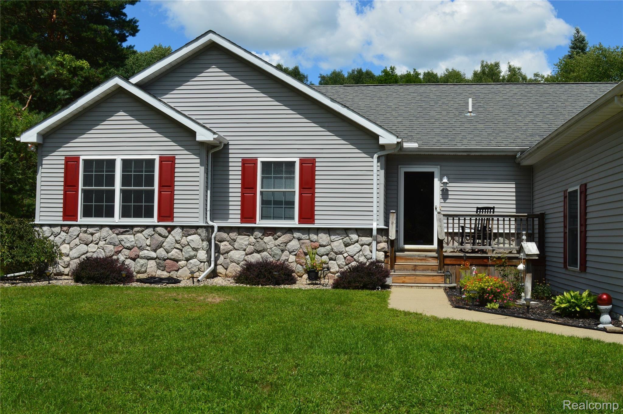 1533 Boy Scout Road Caro, MI 48723 - Photo 2 of 31 Front of House 2.JPG