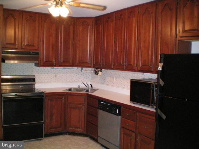 212 Fairhaven Road Tracys Landing, MD 20779 - Photo 2 of 16 Kitchen