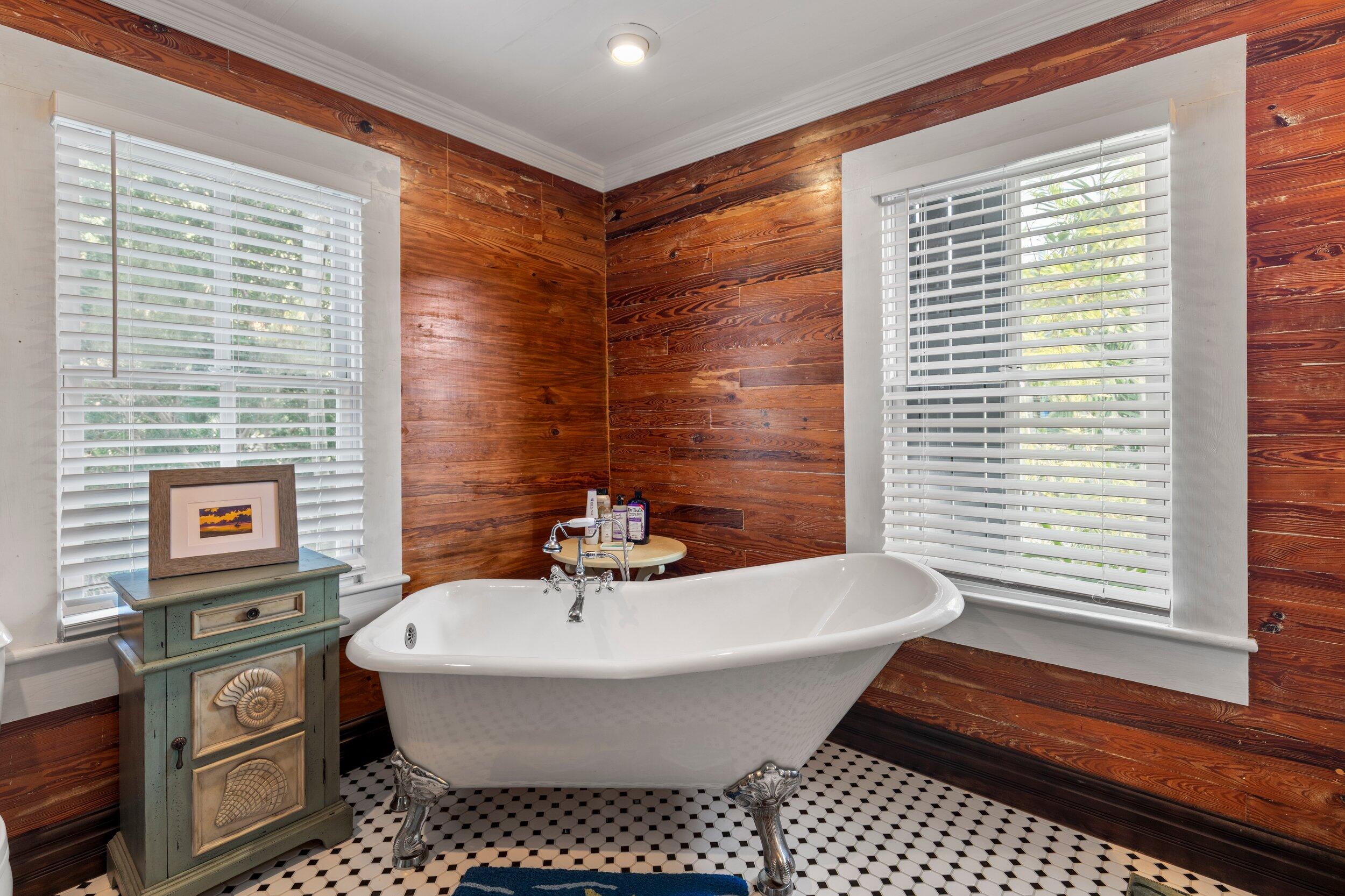 409 Grinnell Street Key West, FL 33040 - Photo 9 of 47 048