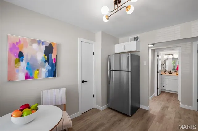 $1,945 | 621 Broadmoor Drive, Unit A, Chesterfield, MO 63017