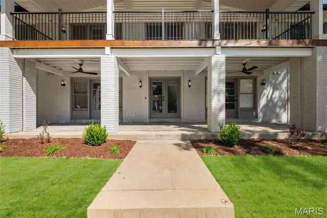 $1,945 | 621 Broadmoor Drive, Unit A, Chesterfield, MO 63017