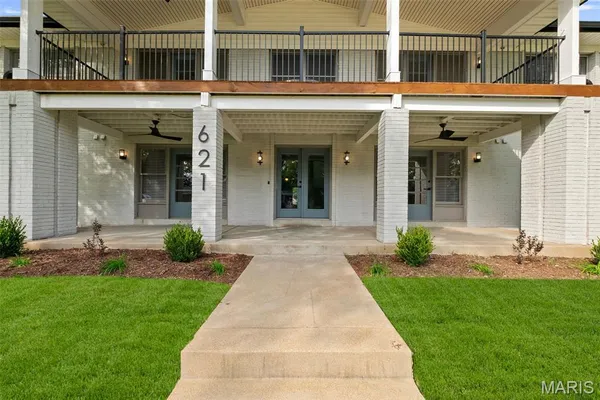 $1,945 | 621 Broadmoor Drive, Unit A, Chesterfield, MO 63017