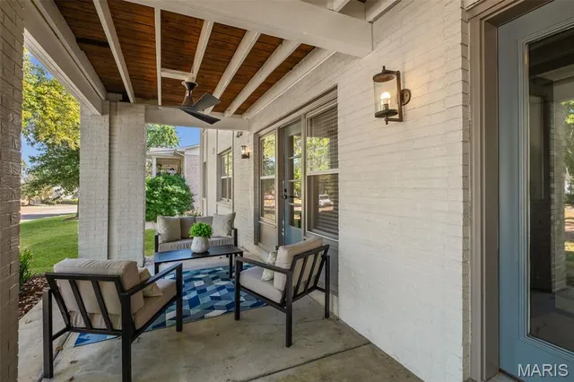 $1,945 | 621 Broadmoor Drive, Unit A, Chesterfield, MO 63017