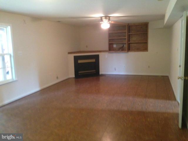 13 Myrtle Road Fredericksburg, VA 22405 - Photo 7 of 8 Family Room