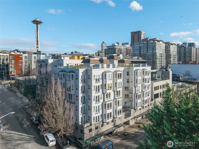 $400,000 | 3028 Western Avenue, Unit 110, Seattle, WA 98121