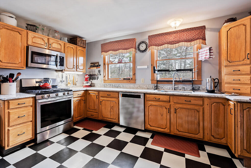110 Gile Road Fayette, ME 04349 - Photo 2 of 70 25_BP5A6621_DxO_mls