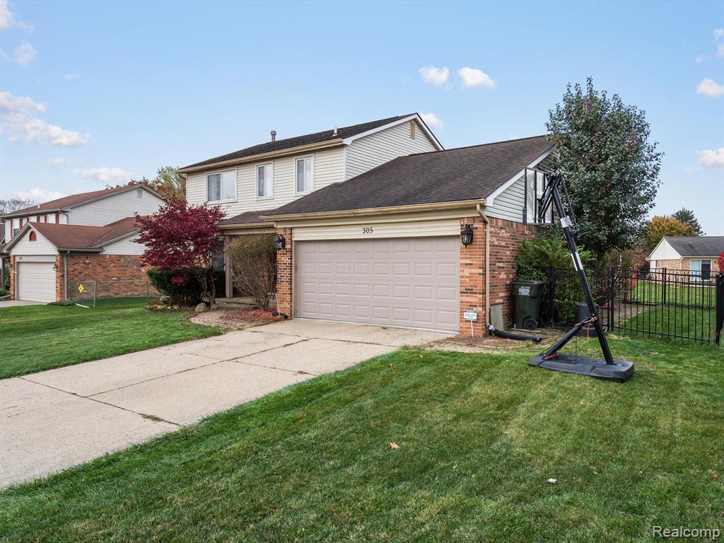 305 Torrent Court Rochester Hills, MI 48307 - Photo 4 of 36