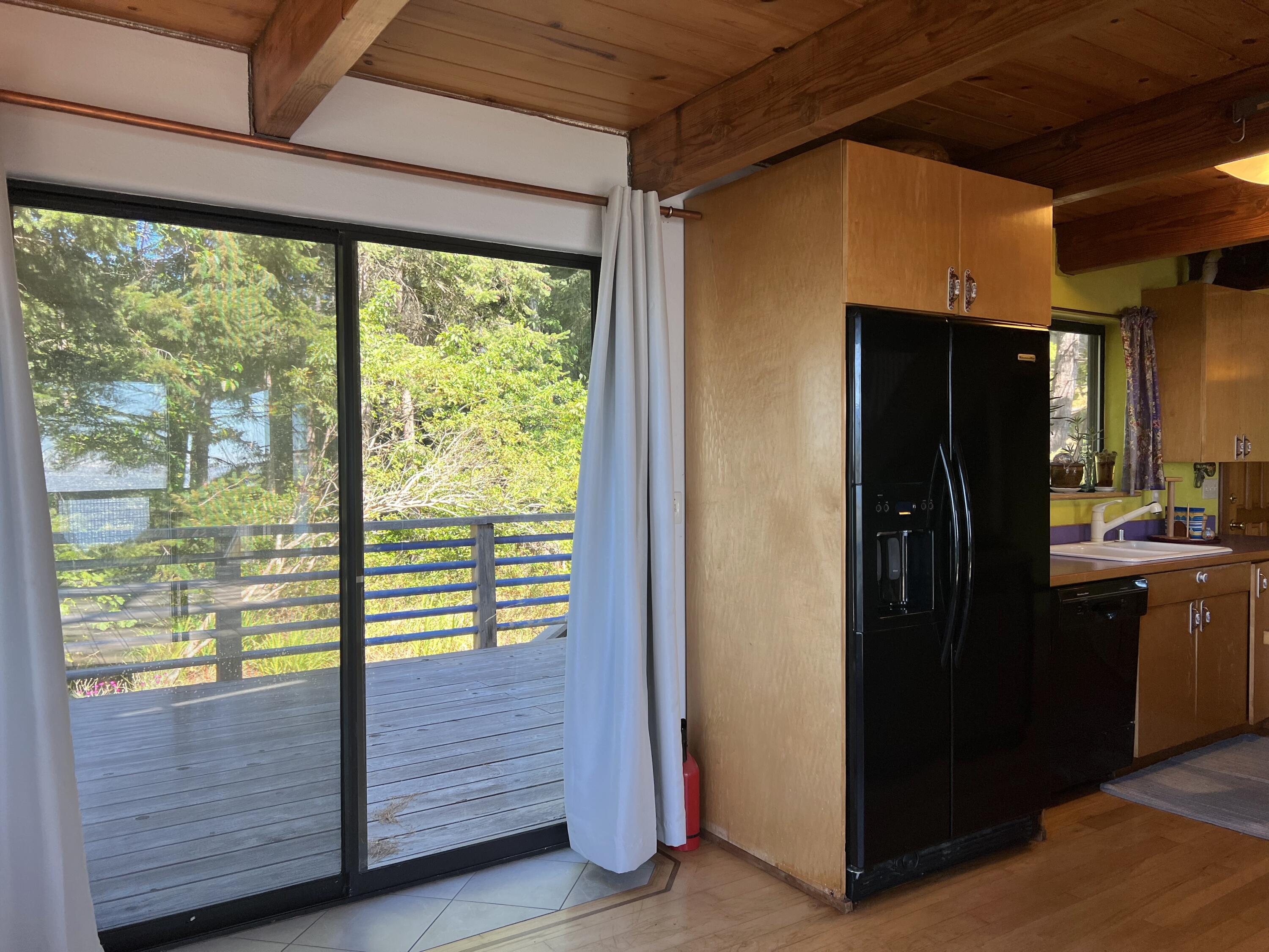 825 Beach Road Whitethorn, CA 95589 - Photo 18 of 53