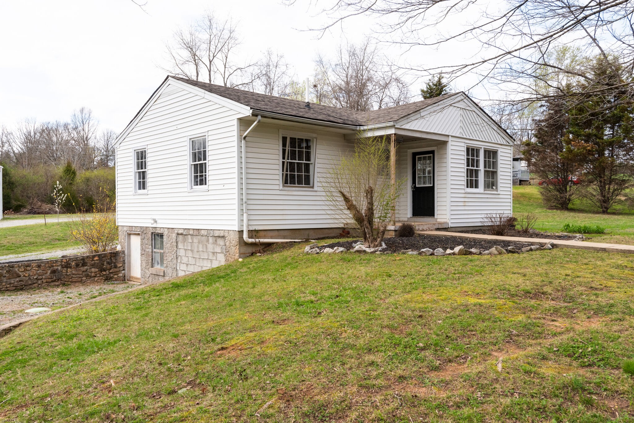 1144 Wakeman Road White Bluff, TN 37187 - Photo 3 of 28 Gallery Image 3