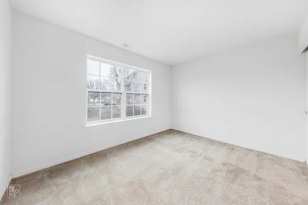 $2,350 | 7109 Hidden Green Circle, Unit 3302, Fox Lake, IL 60020