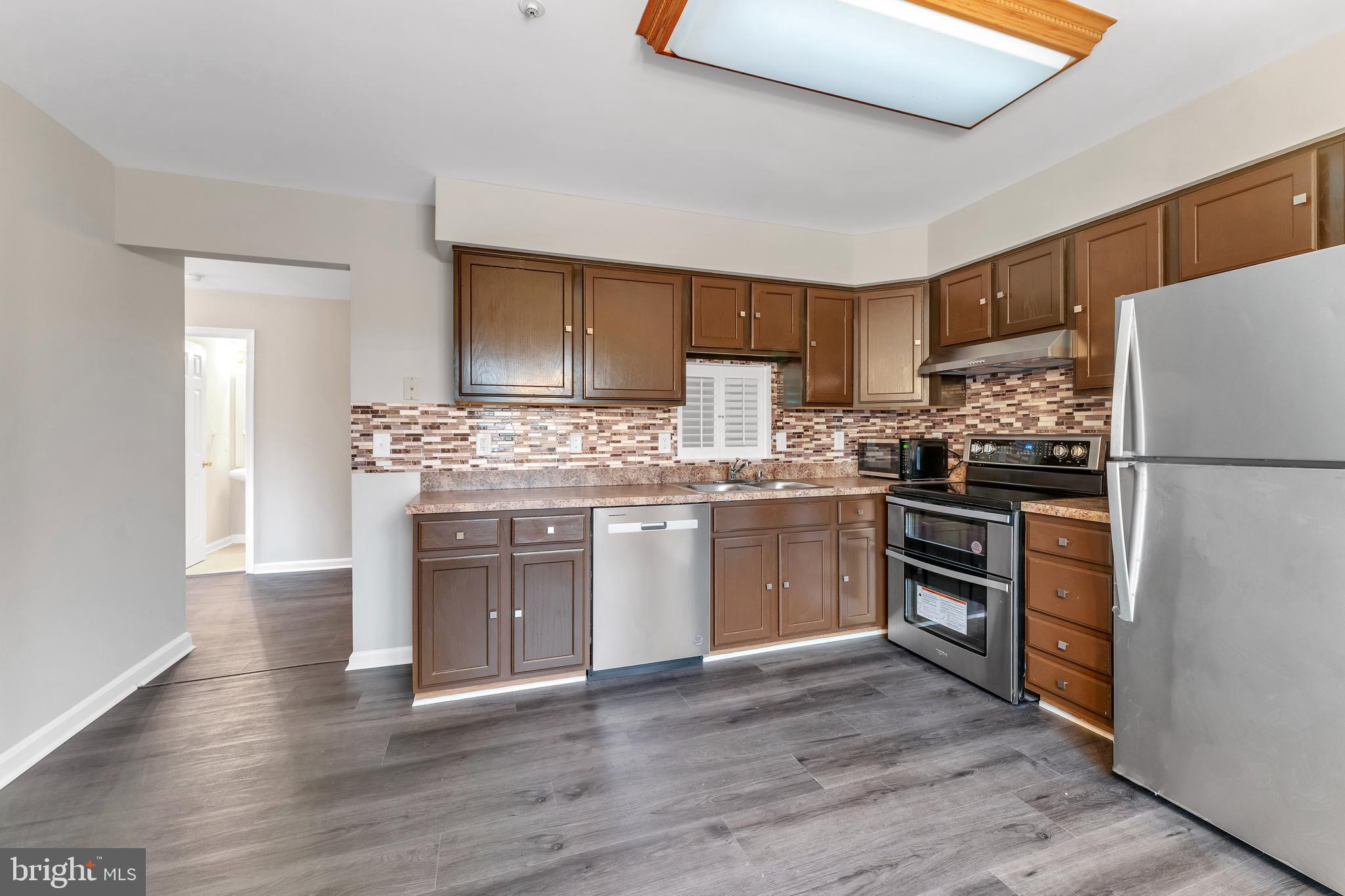 8800 Hardesty Drive Clinton, MD 20735 - Photo 12 of 34 kitchen