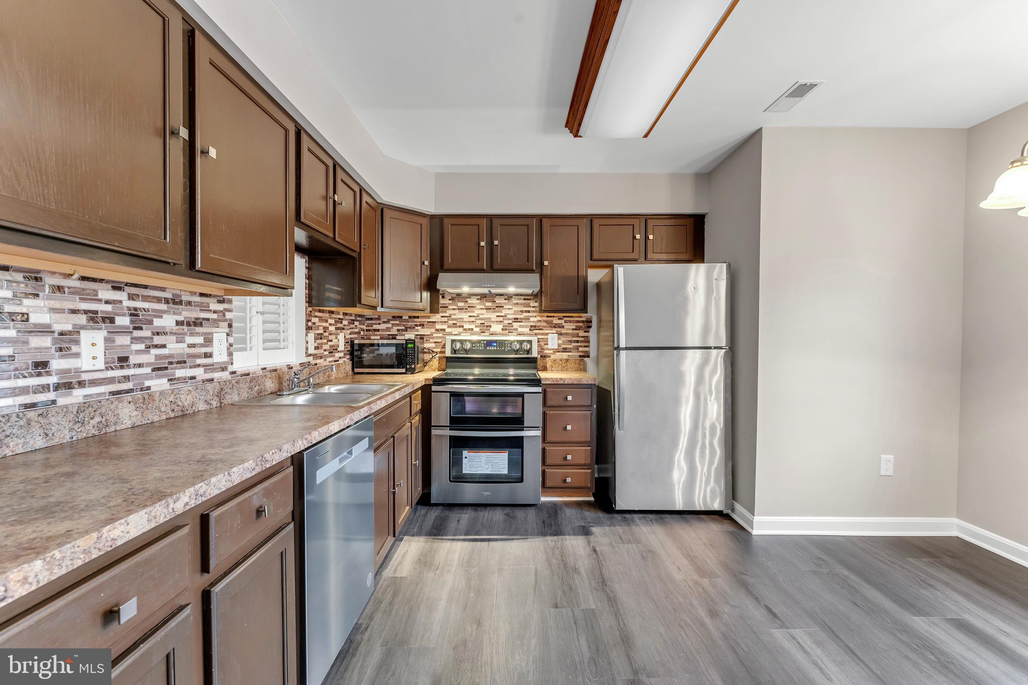 8800 Hardesty Drive Clinton, MD 20735 - Photo 10 of 34 kitchen with new appliances