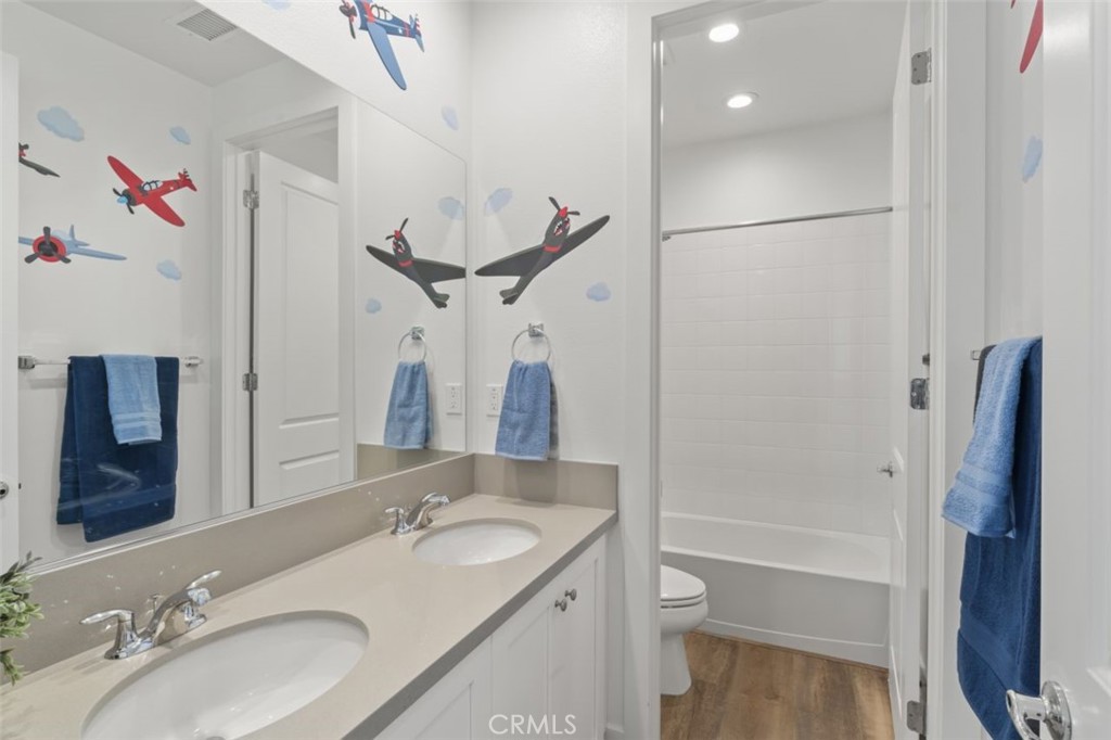 19120 Blackthorn Drive Canyon Country, CA 91351 - Photo 28 of 40 Double sink bathroom upstairs