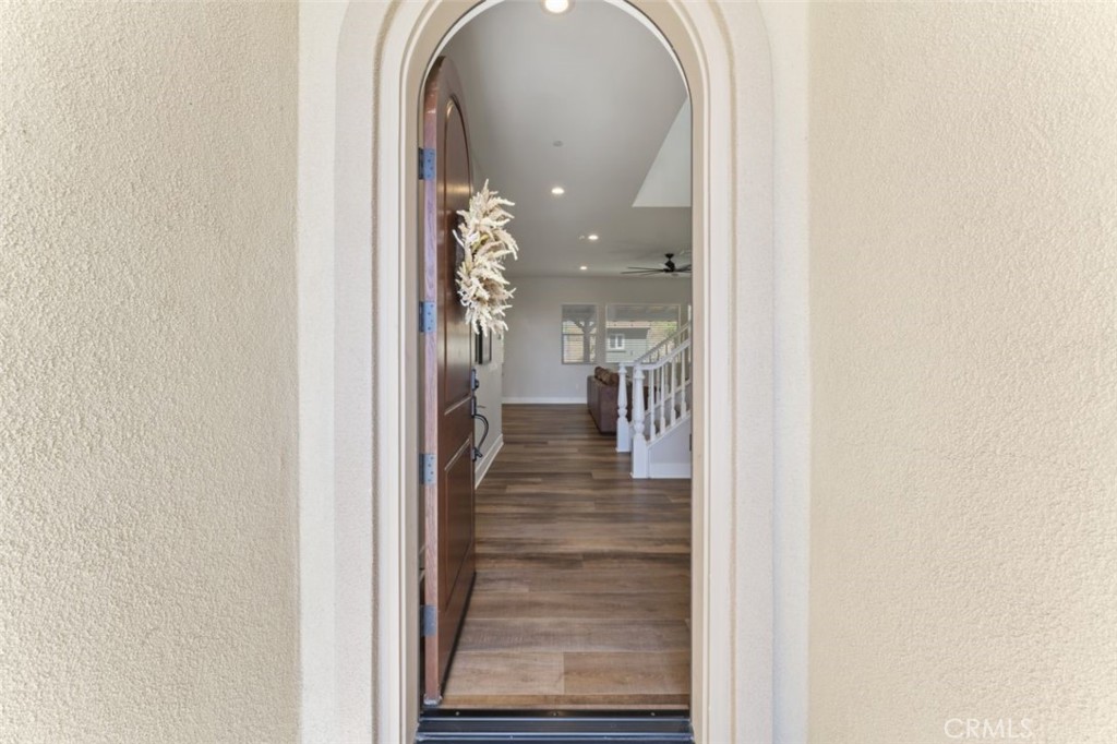 19120 Blackthorn Drive Canyon Country, CA 91351 - Photo 8 of 40 Arched front door