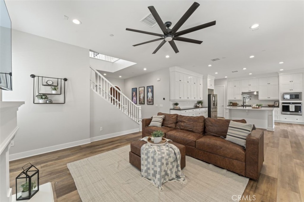 19120 Blackthorn Drive Canyon Country, CA 91351 - Photo 10 of 40 Familyroom w/ceiling fan