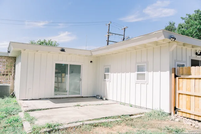 $1,425 | 1385 Oblate Drive, San Antonio, TX 78216