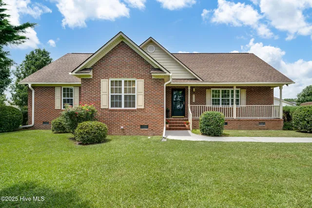 $326,500 | 105 Phillip Mills Drive, Teachey, NC 28464