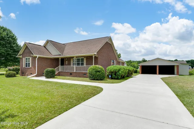$326,500 | 105 Phillip Mills Drive, Teachey, NC 28464