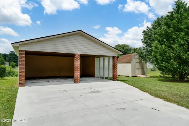 $326,500 | 105 Phillip Mills Drive, Teachey, NC 28464