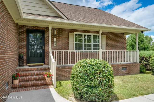 $326,500 | 105 Phillip Mills Drive, Teachey, NC 28464