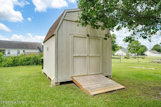 $326,500 | 105 Phillip Mills Drive, Teachey, NC 28464