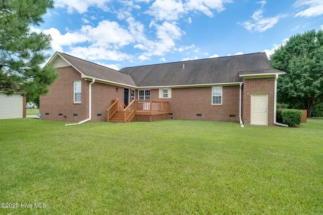 $326,500 | 105 Phillip Mills Drive, Teachey, NC 28464