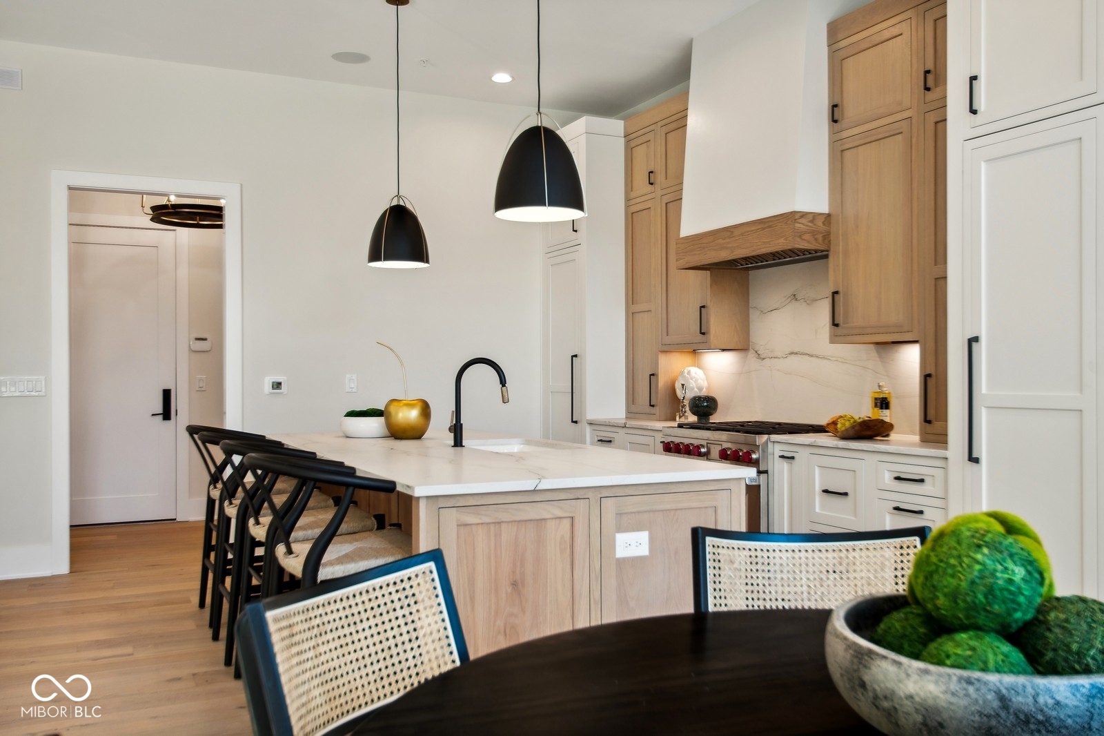 41 North Rangeline Road, Unit 2 Carmel, IN 46032 - Photo 7 of 38