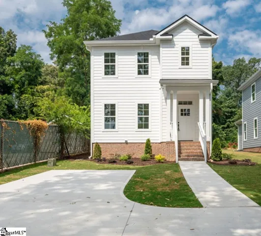 $394,500 | 711 North Main Street, Greer, SC 29651