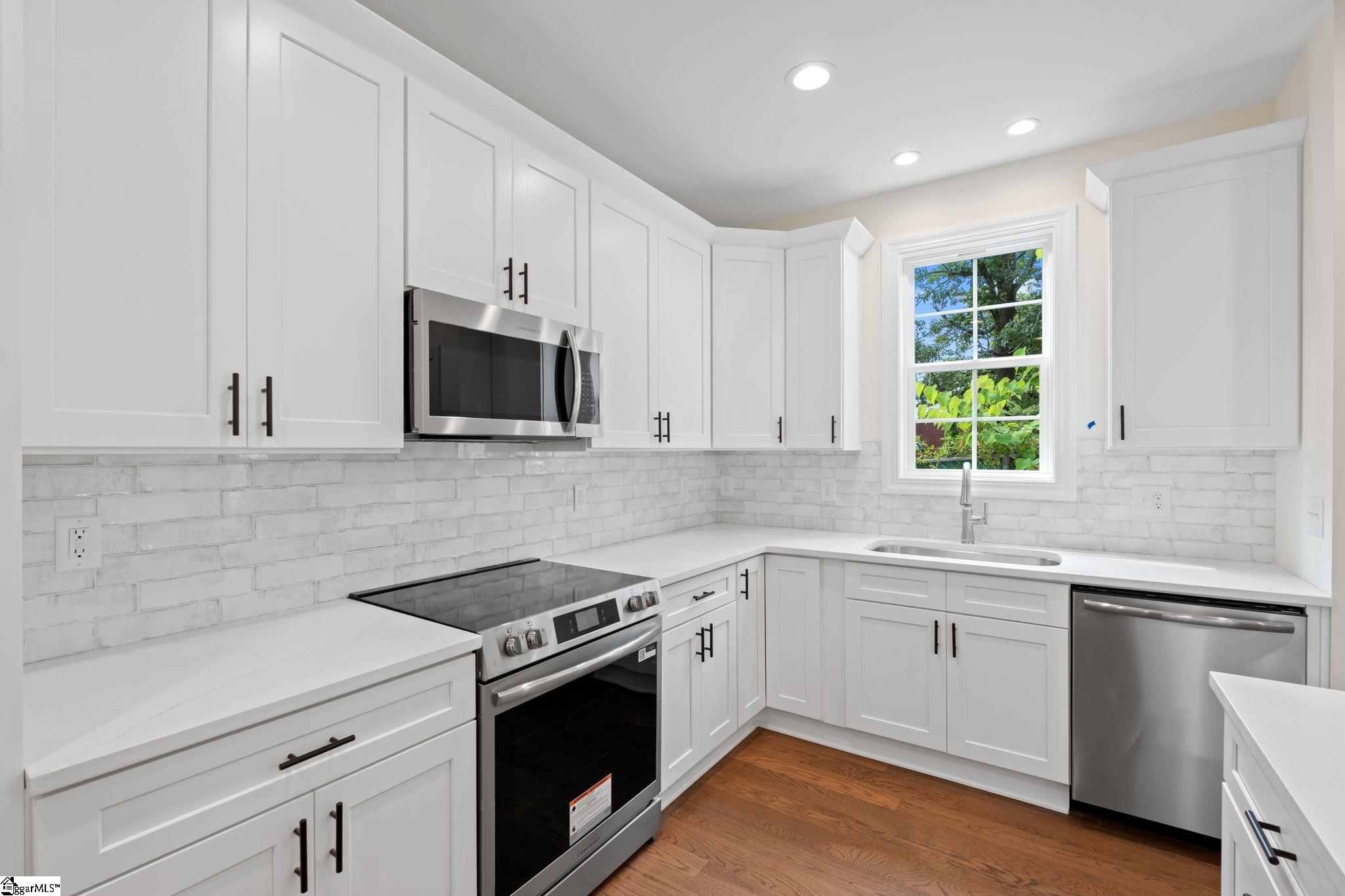 711 North Main Street Greer, SC 29651 - Photo 4 of 15